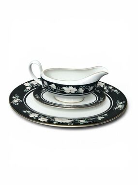 Vintage 80s Royal Doulton Intrigue Serving platter & Gravy Boat
